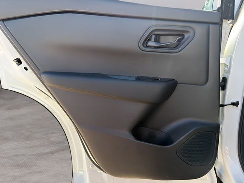 Used 2026 Nissan Rogue S FWD image 58