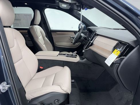 New 2026 Volvo XC90 T8 Ultra w/ Lounge Package AWD/4WD image 11
