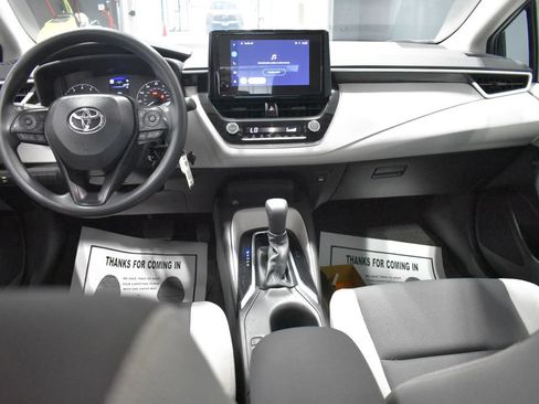 Used 2025 Toyota Corolla LE FWD image 13