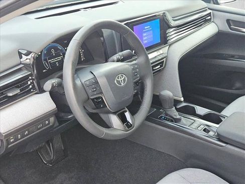 Used 2025 Toyota Camry LE w/ Convenience Package FWD image 10