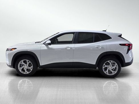 New 2026 Chevrolet Trax LS w/ LS Convenience Package FWD image 4