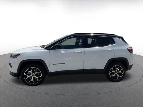 Used 2025 Jeep Compass Limited AWD/4WD image 9