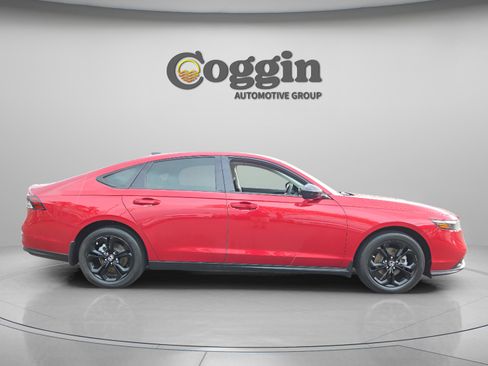 Certified 2025 Honda Accord SE image 33