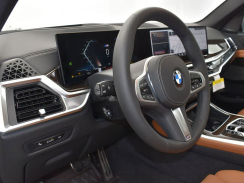 Certified 2026 BMW X5 xDrive40i w/ M Sport Package AWD/4WD image 12