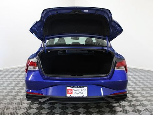 Used 2023 Hyundai Elantra SEL FWD image 15