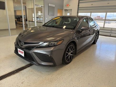 Used 2021 Toyota Camry SE AWD/4WD image 4
