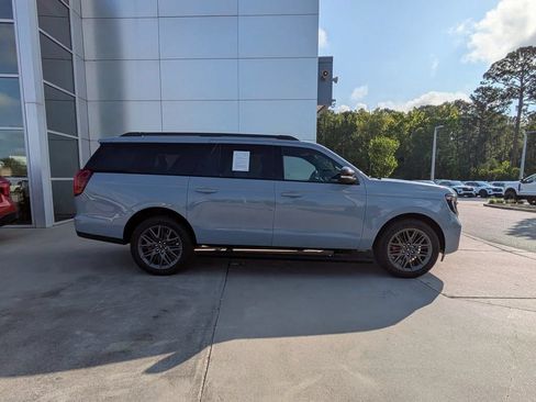 Used 2025 Ford Expedition Max Platinum w/ Stealth Performance Package AWD/4WD image 3