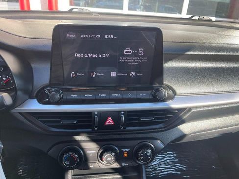 Used 2024 Kia Forte LXS w/ LXS Technology Package image 23