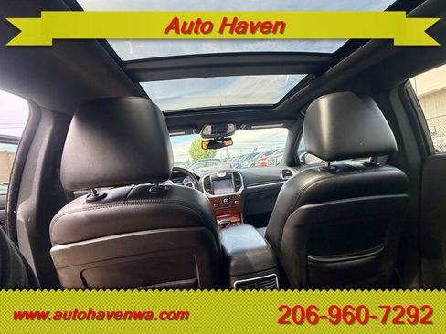 Used 2014 Chrysler 300 RWD image 10