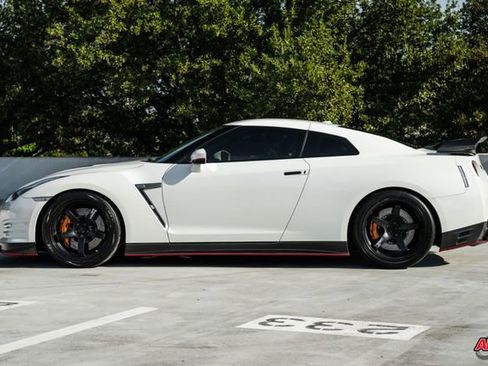 Used 2014 Nissan GT-R Premium image 49