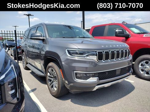 Used 2024 Jeep Wagoneer Series II w/ Flexible Seating Group RWD image 1