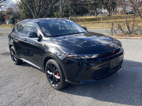 Used 2024 Dodge Hornet R/T Plus image 2