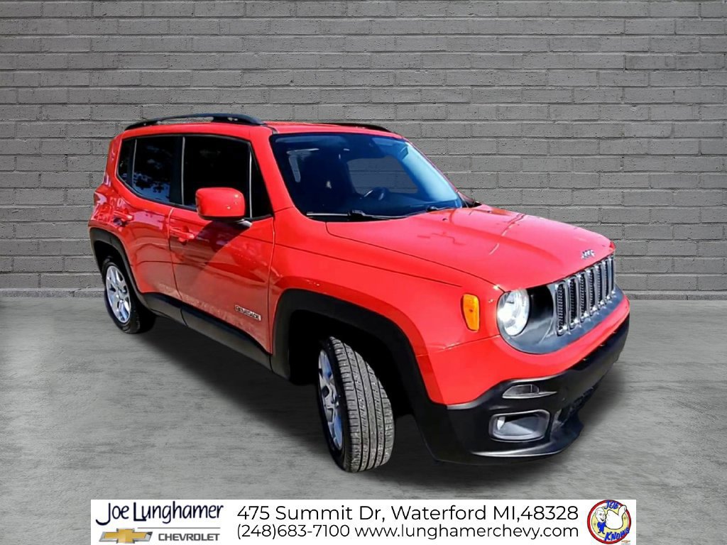 Used 2017 Jeep Renegade Latitude FWD image 2