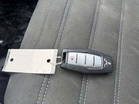 Used 2023 Mitsubishi Outlander SE image 32