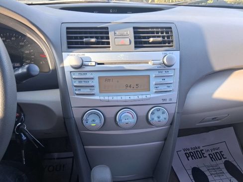 Used 2009 Toyota Camry LE image 18