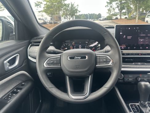 Used 2024 Jeep Compass Latitude AWD/4WD image 23
