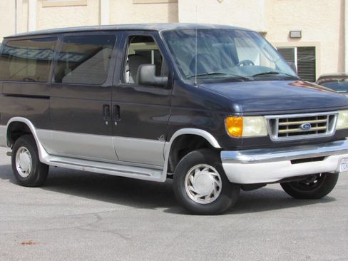 Used 2003 Ford E-150 and Econoline 150 Wagon image 1