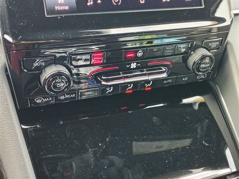 New 2025 Jeep Grand Cherokee L Altitude image 25