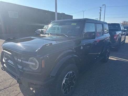 Used 2022 Ford Bronco Outer Banks image 16