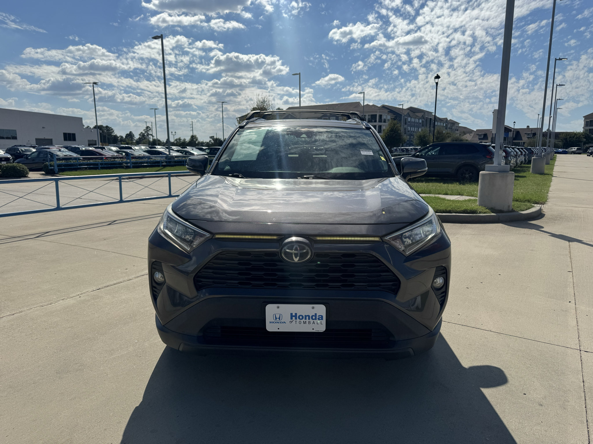 Used 2020 Toyota RAV4 XLE Premium AWD/4WD image 3
