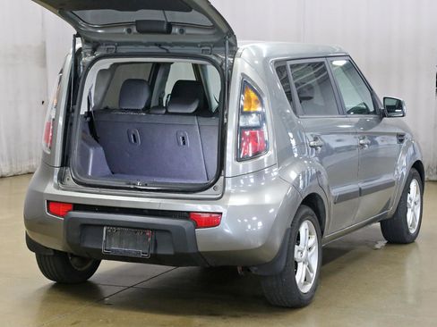 Used 2011 Kia Soul + image 17