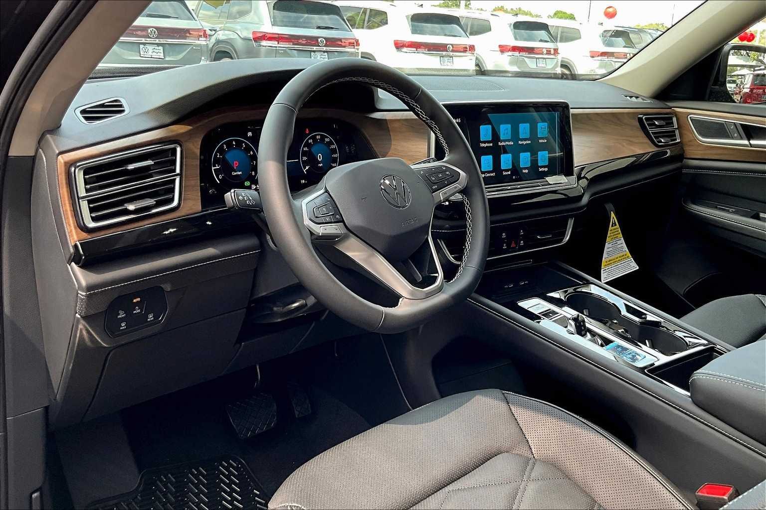 New 2026 Volkswagen Atlas SE FWD image 8