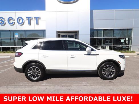 Used 2022 Lincoln Nautilus FWD w/ Premium Package image 14