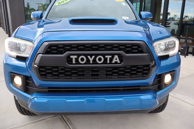 Used 2017 Toyota Tacoma TRD Sport w/ Tow Package RWD image 9