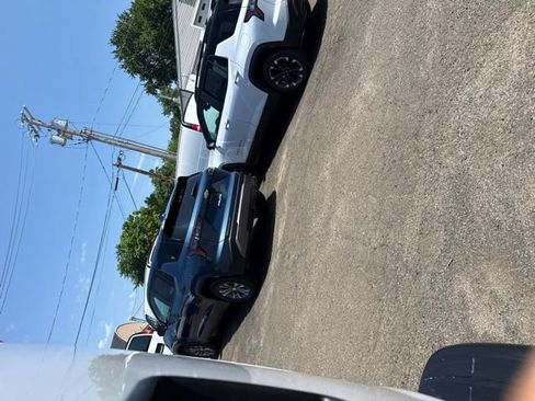 Used 2024 Chevrolet Express 2500 w/ Driver Convenience Package RWD image 12
