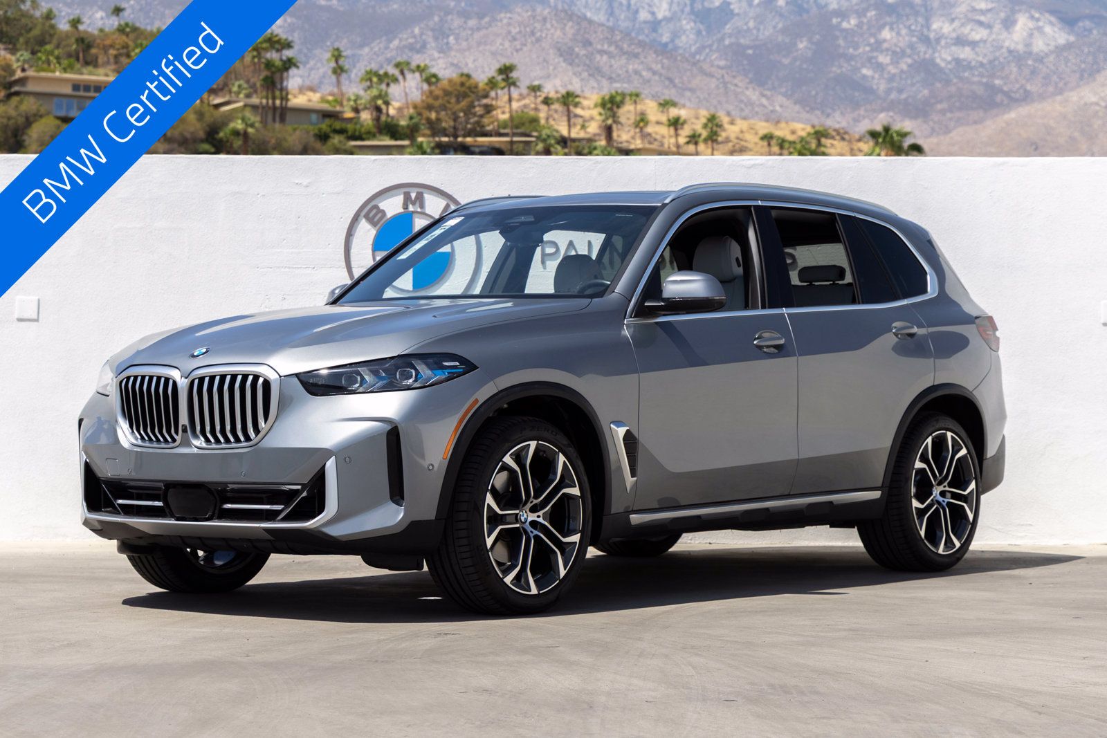 Certified 2026 BMW X5 sDrive40i w/ Parking Assistance Package RWD image 1