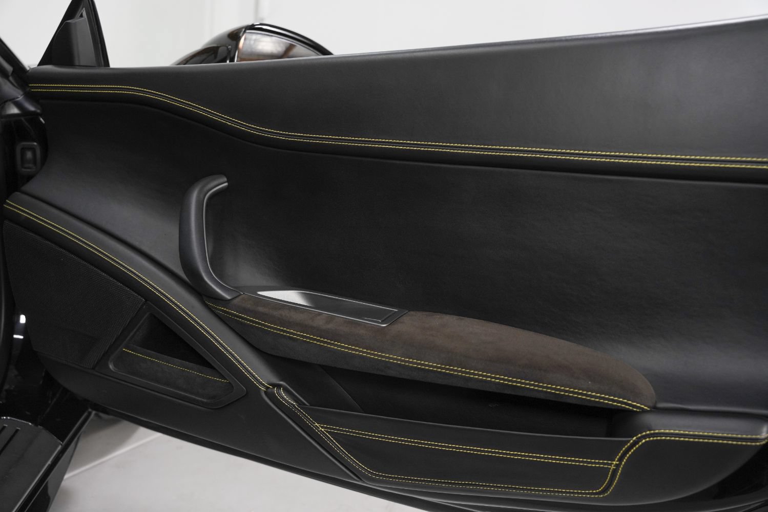 Used 2013 Ferrari 458 Spider RWD image 36