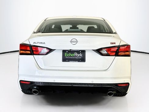 Used 2024 Nissan Altima 2.5 SR FWD image 7
