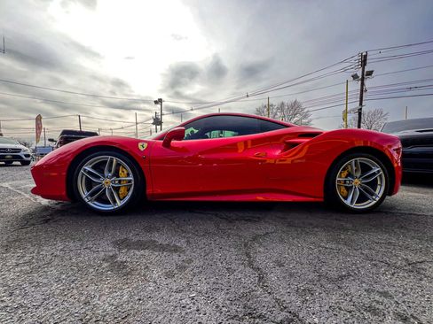 Used 2018 Ferrari 488 GTB image 4