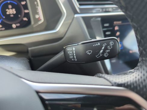 Used 2022 Volkswagen Tiguan SEL R-Line image 24