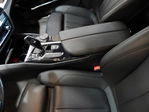 Used 2019 BMW 530i xDrive w/ Convenience Package image 17