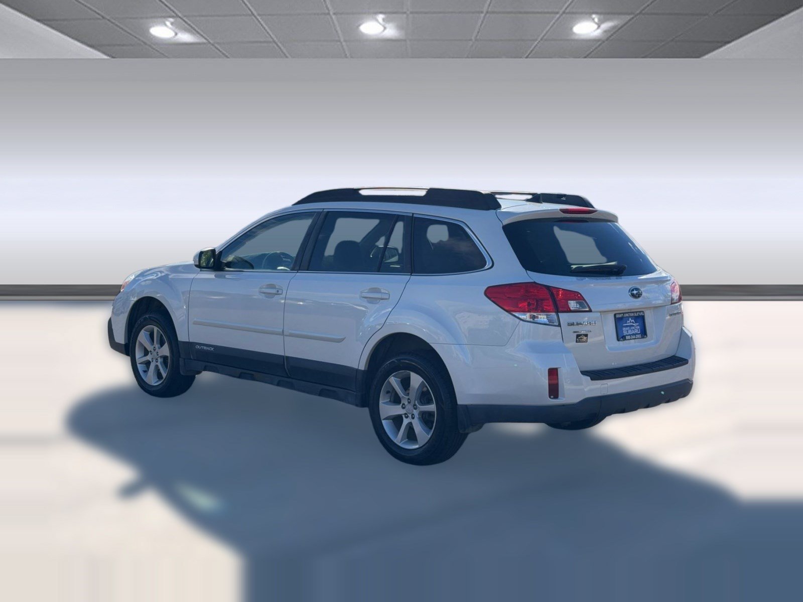 Used 2014 Subaru Outback 2.5i Premium AWD/4WD image 3