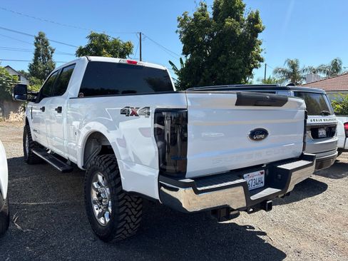 Used 2019 Ford F250 XLT w/ Snow Plow Prep Package AWD/4WD image 3