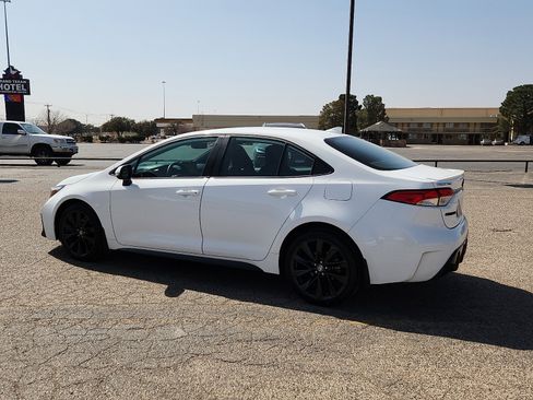 Used 2024 Toyota Corolla SE image 4