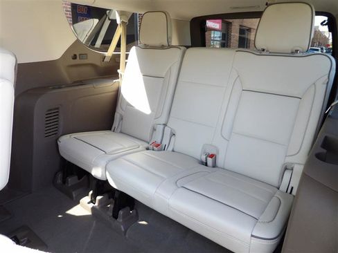 Used 2021 GMC Yukon XL Denali w/ Denali Premium Package image 14