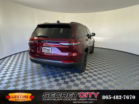 New 2026 Jeep Grand Cherokee Altitude image 7