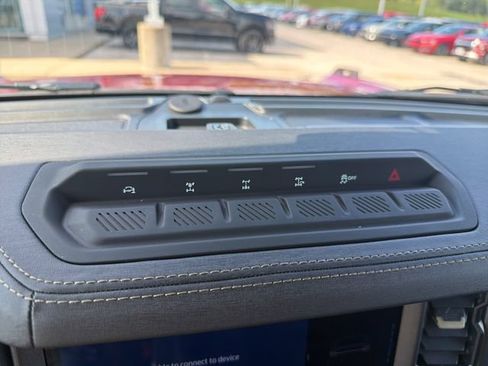 Used 2025 Ford Bronco Badlands AWD/4WD image 27