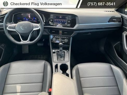Used 2024 Volkswagen Jetta SE FWD image 28