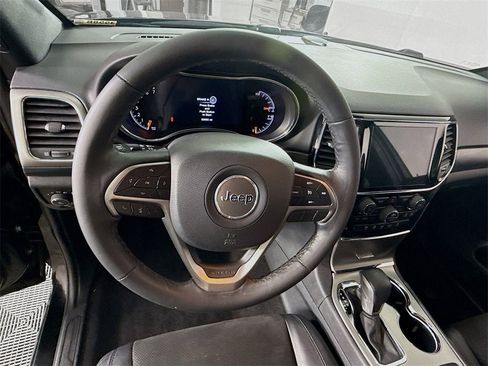 Used 2019 Jeep Grand Cherokee Altitude image 5