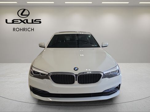 Used 2018 BMW 530i xDrive AWD/4WD image 2