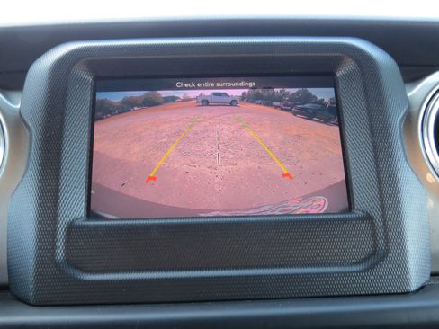 Used 2019 Jeep Wrangler Unlimited Sahara w/ Safety Group image 30