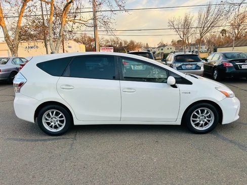 Used 2013 Toyota Prius V Two image 6