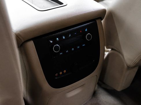 Used 2013 Chevrolet Tahoe LTZ RWD image 43
