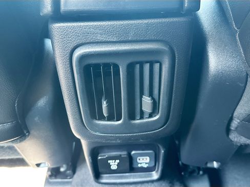 Used 2021 Jeep Compass Latitude w/ Convenience Group AWD/4WD image 25