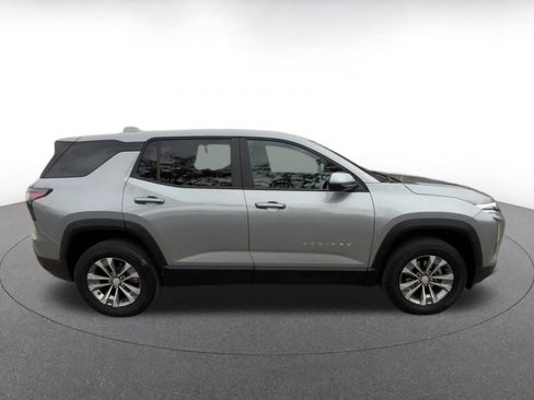 Used 2025 Chevrolet Equinox LT image 16