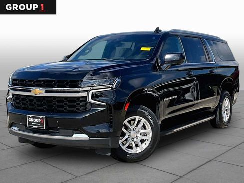 Used 2023 Chevrolet Suburban LS RWD image 1